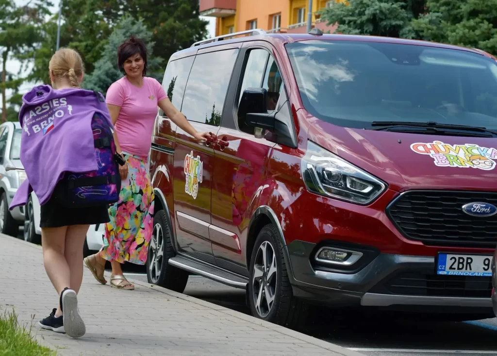 Chůvička Brno - taxi chůva - odvoz dětí